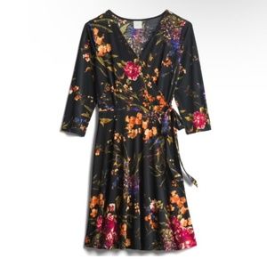 Kaileigh floral dress - faux wrap - size M